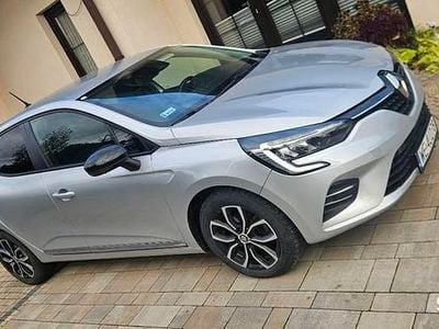 Używany Renault Clio V 2021 Srebrny Sedan/Limuzyna