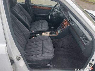 Używany Mercedes E200 1989