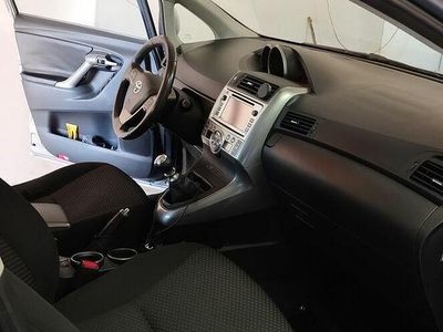 Używany Toyota Verso 147 KM (108 kW) 2009 Inny kolor Minivan