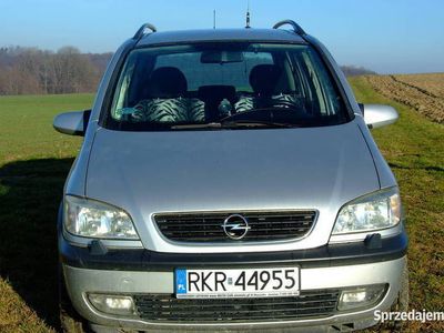używany Opel Zafira Zafira A 2002r. 1.8 benzynaA 2002r. 1.8 benzyna
