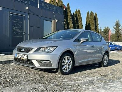 Używany Seat Leon 110 KM (80 kW) 2020 Srebrny (metalik) Hatchback