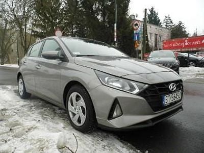 Używany Hyundai i20 84 KM (61 kW) 2021 Beżowy Hatchback