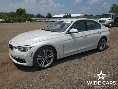 Biały (metalik) Używany 2017 BMW 330 Sport Line Sedan/Limuzyna | 45 200 zł