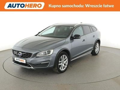 Używany Volvo V60 CC 150 KM (110 kW) 2016 Szary Kombi