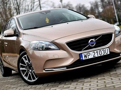 Beżowy (metalik) Używany 2014 Volvo V40 Hatchback | 35 900 zł (Uczciwa cena)