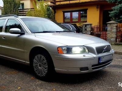 używany Volvo V70 Xenon Grzane Fotele Webasto Hak Skóra Aux CD