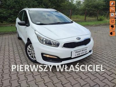 Używany Kia Ceed 99 KM (72 kW) 2017 Biały (metalik) Hatchback