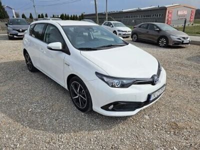 Używany Toyota Auris Hybrid 122 KM (89 kW) 2016 Hatchback