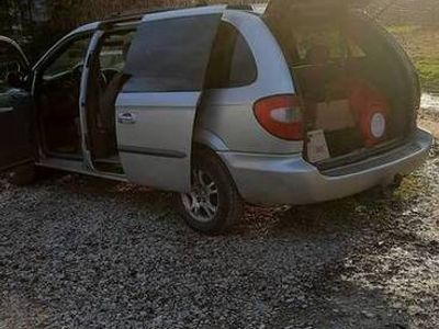 Srebrny Używany 2003 Dodge Grand Caravan Minivan | 7000 zł