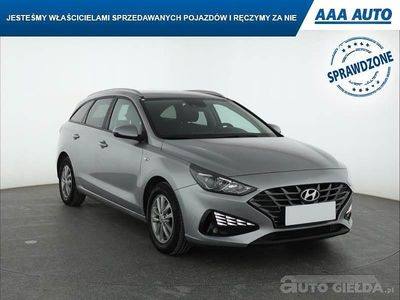 Używany Hyundai i30 120 KM (88 kW) 2022 Srebrny