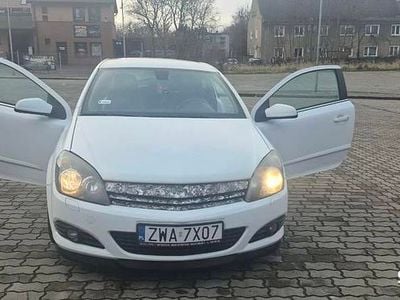 Biały Używany 2008 Opel Astra GTC Hatchback | 13 500 zł (Dobra cena)