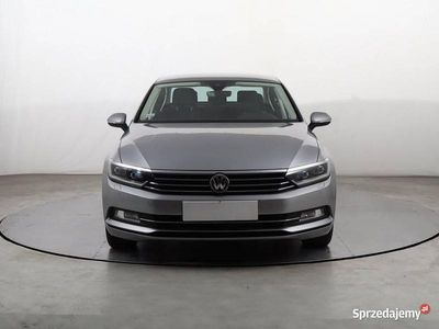 Używany VW Passat 180 KM (132 kW) 2017 Srebrny Sedan/Limuzyna