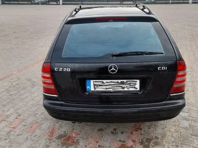 Używany Mercedes 220 2003