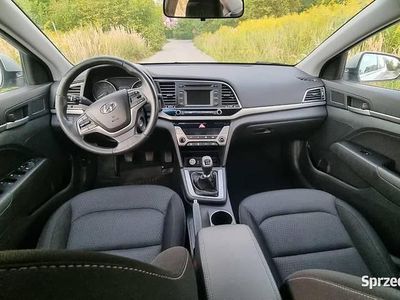 Używany Hyundai Elantra 2017 Srebrny Sedan/Limuzyna