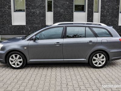 używany Toyota Avensis 1,8 LPG