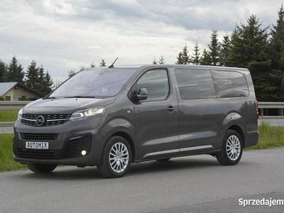 Szary (metalik) Używany 2020 Opel Zafira Life Minivan | 82 300 zł