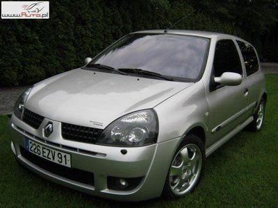 Srebrny Używany 2000 Renault Clio II Hatchback | 11 900 zł