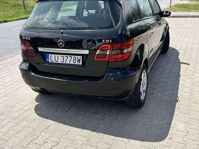 Mercedes B180
