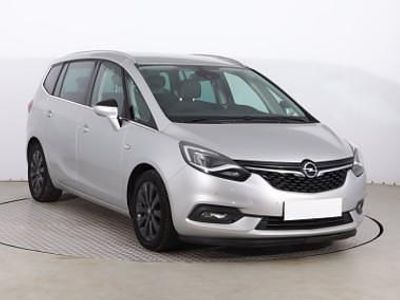 Używany Opel Zafira 140 KM (102 kW) 2016 Srebrny Minivan