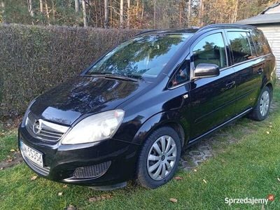 Używany Opel Zafira 2010 Czarny Minivan