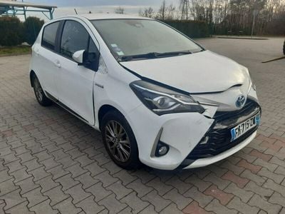 Używany Toyota Yaris Hybrid 92 KM (67 kW) 2020 Biały Sedan/Limuzyna