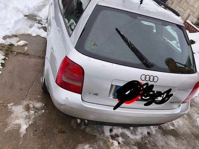 Używany Audi A4 2000 Srebrny Sedan/Limuzyna