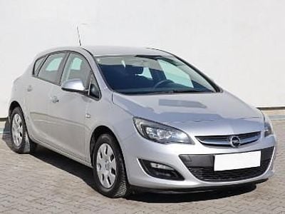 Używany Opel Astra 110 KM (80 kW) 2014 Srebrny Hatchback