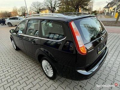 Używany Ford Focus Ghia 2010 Czarny Kombi