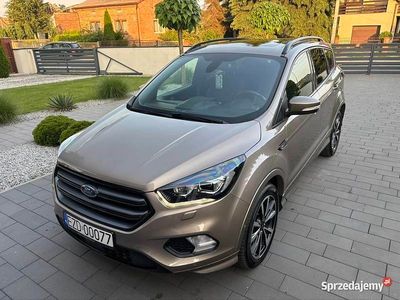Złoty Używany 2019 Ford Kuga SUV | 77 700 zł (Dość drogi)
