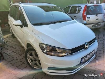 Biały Używany 2018 VW Touran Minivan | 61 600 zł (Uczciwa cena)