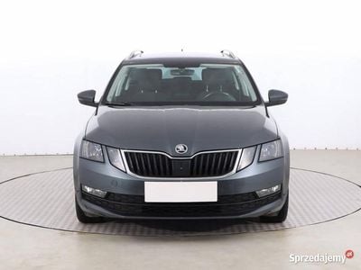 Szary Używany 2018 Skoda Octavia Kombi | 34 999 zł (Uczciwa cena)