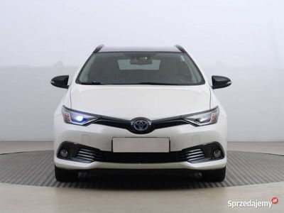 używany Toyota Auris Hybrid 