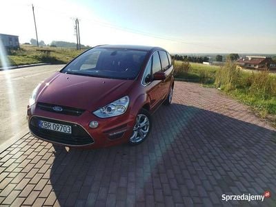Czerwony Używany 2013 Ford S-MAX S Minivan | 31 900 zł (Uczciwa cena)