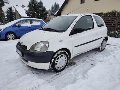 Biały Używany 2002 Toyota Yaris Hatchback | 3300 zł (Dobra cena)