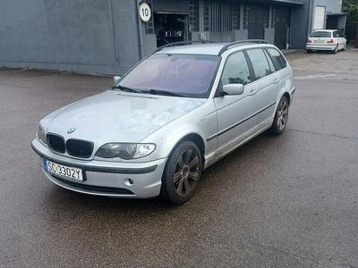 Srebrny (metalik) Używany 2002 BMW 330 Kombi | 11 000 zł