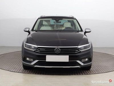 Używany VW Passat 2017 Czarny Kombi