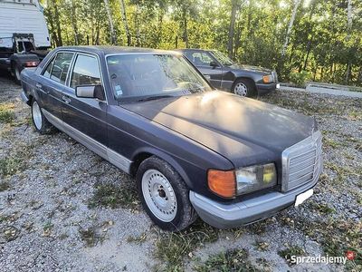 Używany Mercedes E280 1984 Niebieski Sedan/Limuzyna
