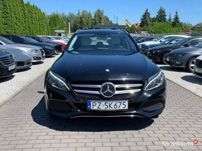 Czarny Używany 2016 Mercedes C350e Avantgarde Kombi | 59 500 zł