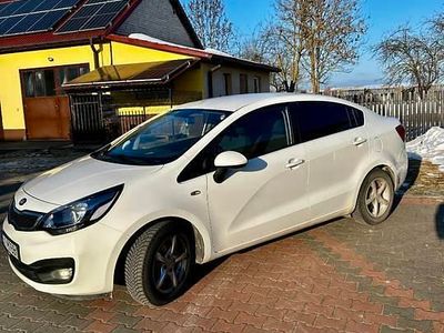 Używany Kia Rio 2014 Biały Sedan/Limuzyna