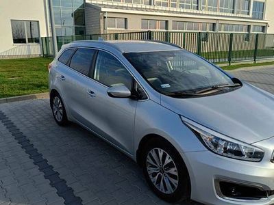 używany Kia Ceed Kombi (2015-2018) 1.6 GDI Smart Plus benz./1591 cc