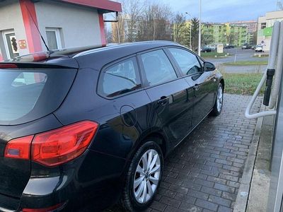 Czarny Używany 2011 Opel Astra Kombi | 21 000 zł (Uczciwa cena)
