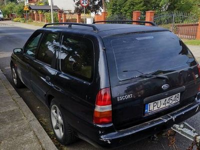 używany Ford Escort kombi 1.8td mk7 hak