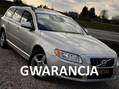 Srebrny (metalik, perła) Używany 2010 Volvo V70 Kombi | 26 999 zł