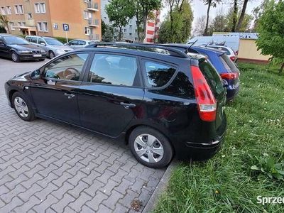 Używany Hyundai i30 109 KM (80 kW) 2011 Czarny Kombi