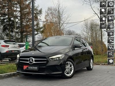 Czarny Używany 2019 Mercedes 200 Hatchback | 69 900 zł