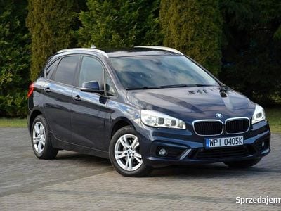 Niebieski Używany 2015 BMW 218 Comfort Edition Minivan | 36 900 zł (Uczciwa cena)