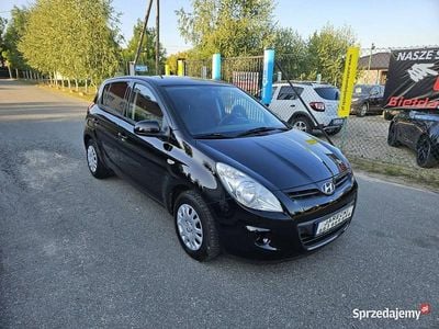 Używany Hyundai i20 78 KM (57 kW) 2012 Czarny (metalik) Hatchback