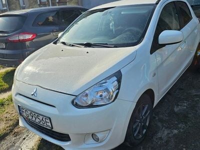 Używany Mitsubishi Space Star 80 KM (58 kW) 2014 Biały Sedan/Limuzyna