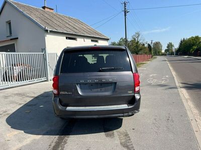 Szary (metalik) Używany 2018 Dodge Grand Caravan Minivan | 30 900 zł
