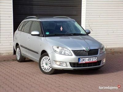Używany Skoda Fabia 70 KM (51 kW) 2010 Srebrny Hatchback